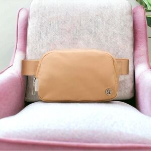 NWT Sealed Limited Edition Color Summer Glow Everywhere Belt Bag